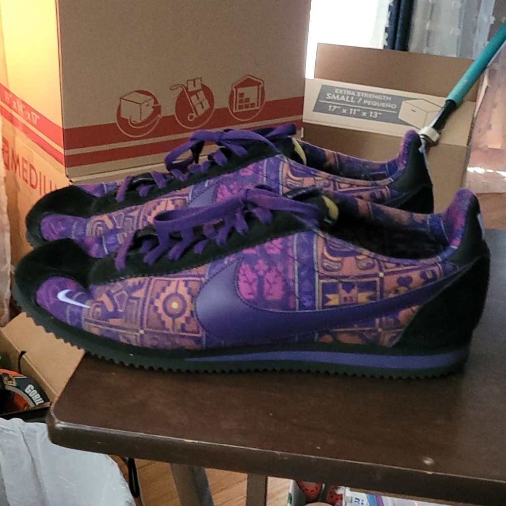 NIKE Los Primeros sz 13